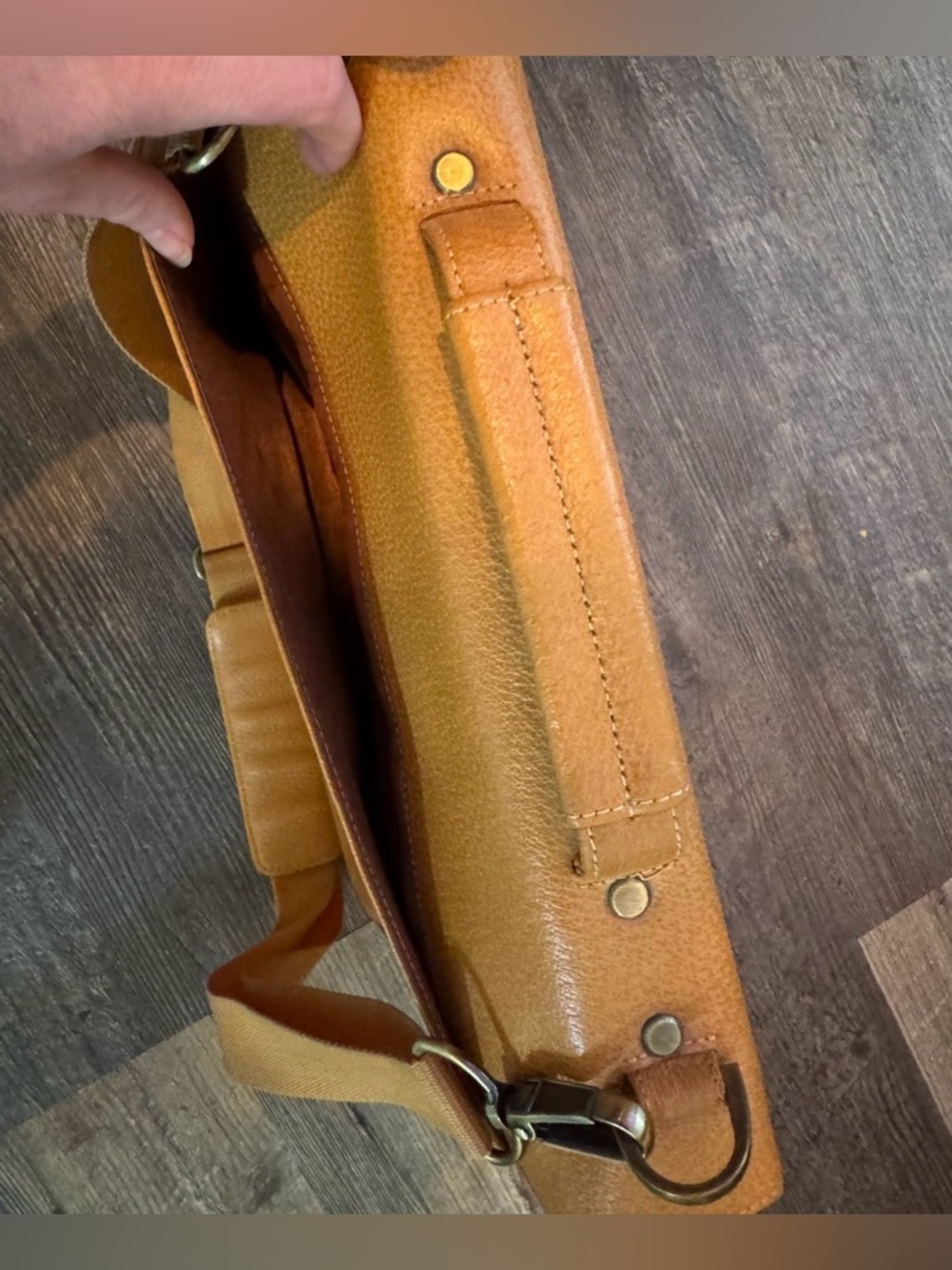 Wilson’s Leather Tan Briefcase Messenger Bag Laptop Crossbody Work Bag EUC - Picture 3 of 6
